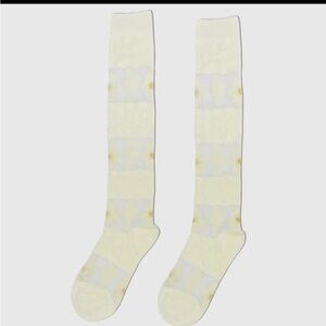 742. Knee high floral lace stripe sock cream gold